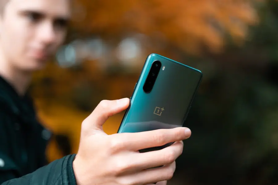 OnePlus Nord 2 CE si mostra nei primi render