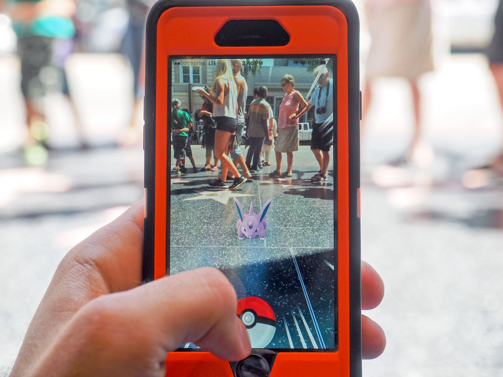 Pokemon GO, allarme privacy: l'applicazione spia i dati degli utenti?