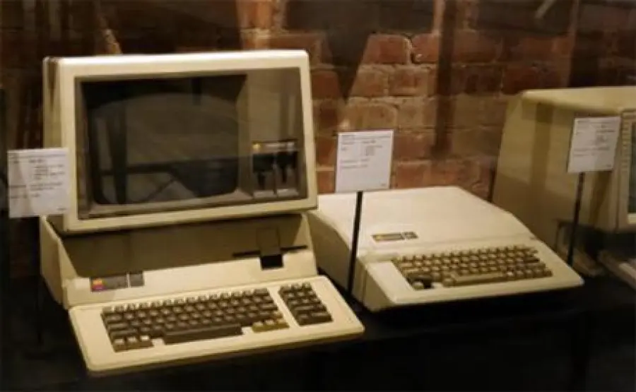 New York, all'asta un Mac Vintage: base d'asta 8mila dollari