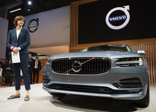 Volvo e Uber investono 300 milioni di dollari per l’auto a guida autonoma in società