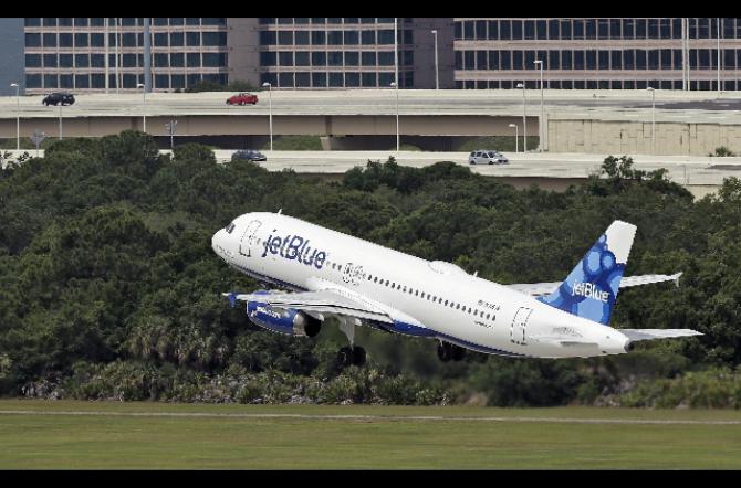 Guai per un volo della JetBlue Airways a causa di turbolenze: 24 feriti a bordo