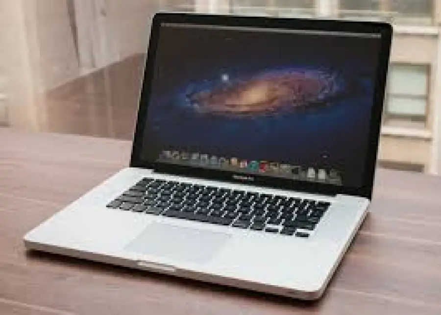 Mac Book Pro senza retina? È obsoleto, presto Apple lo ritirerà dalla vendita