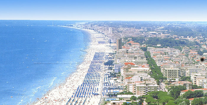 A Jesolo l'app fotovoltaica fa aprire gli ombrelloni