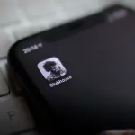 Clubhouse su iOS si aggiorna per chi ha problemi di udito