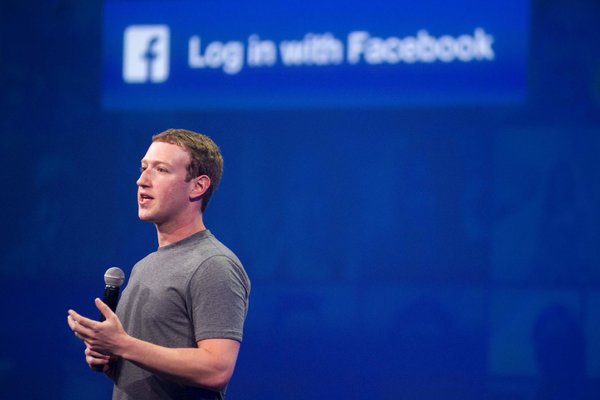 Facebook, Zuckerberg lancia appello ai potenti del pianeta
