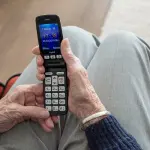 Nonni digitali: over 60 italiani sono dinamici, curiosi e moderni
