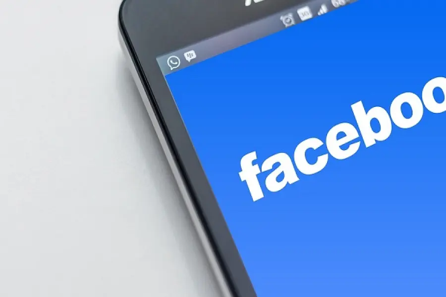 Gruppi Facebook a pagamento, test per fare soldi amministrando una pagina