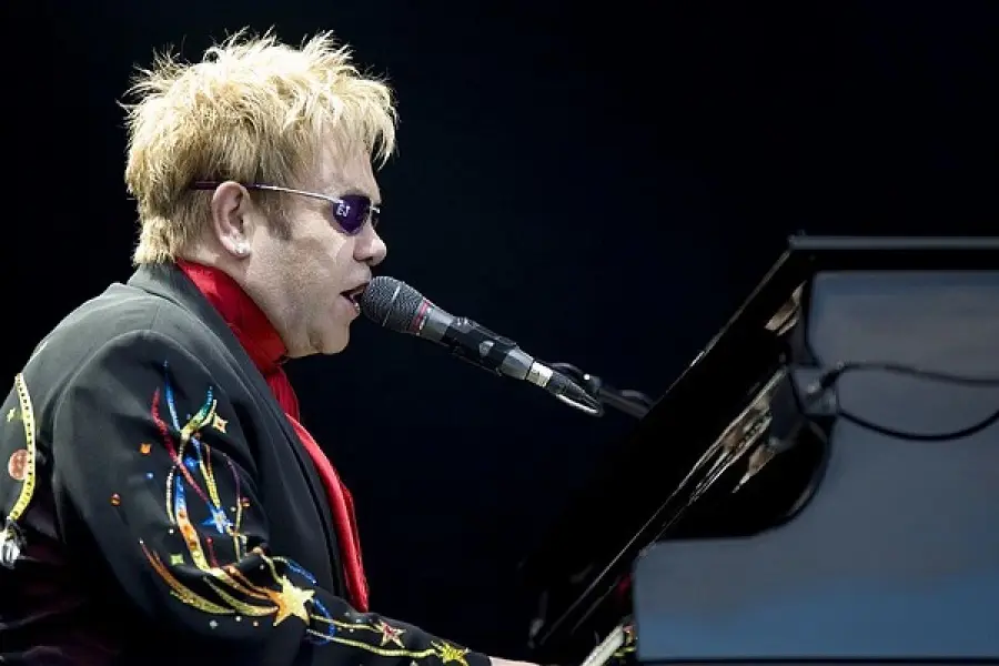 Siti secondary ticketing, bagarinaggio online selvaggio sui concerti di Elton John