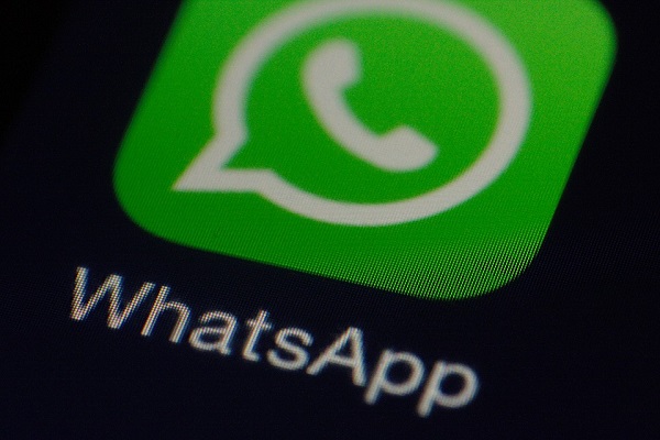 WhatsApp: rischio sicurezza per falla nei gruppi di conversazione, allarme rientrato?