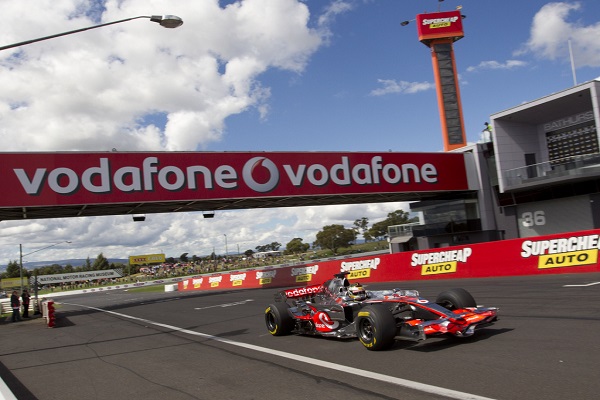 Passa a Vodafone Offerta IperFibra con chiamate senza limiti dal fisso, info e costi