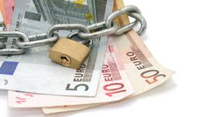 La scelta tra conto corrente bancario o postale: qual è il più vantaggioso?