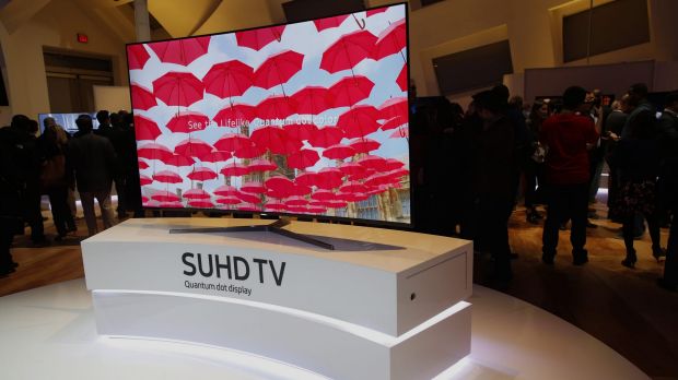Samsung Quantum dot con schermo curvo, Tv ultra definizione con 1 miliardo di colori