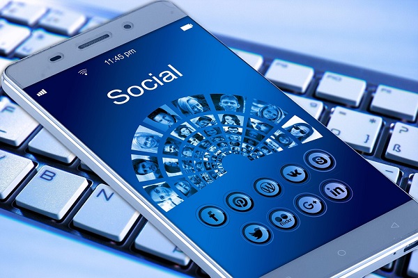 Social e web favoriscono il dialogo interattivo con i clienti bancari